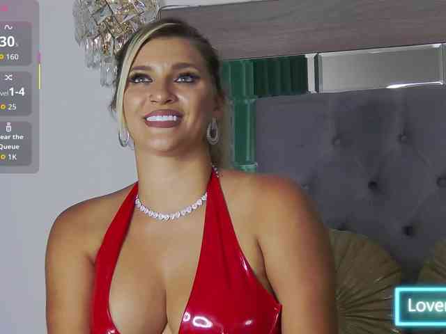 LoreHottie webcam