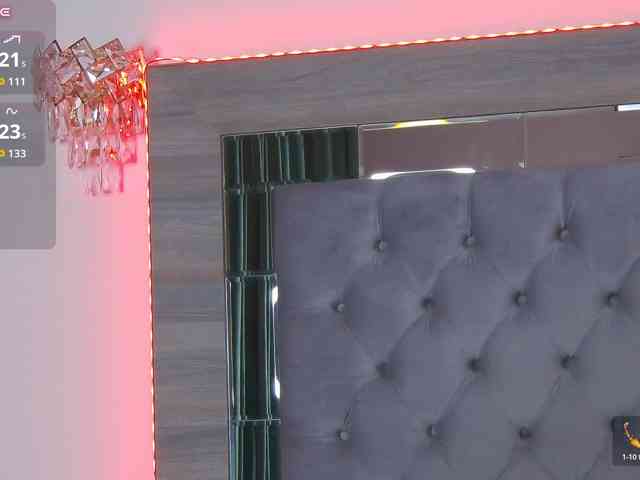 lorehottie's live room