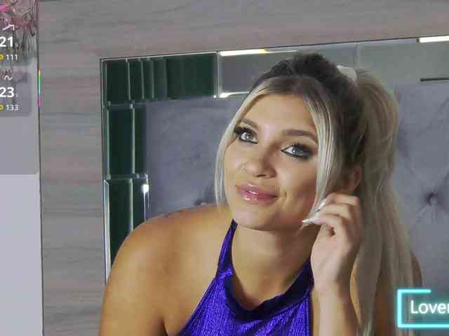 LoreHottie webcam