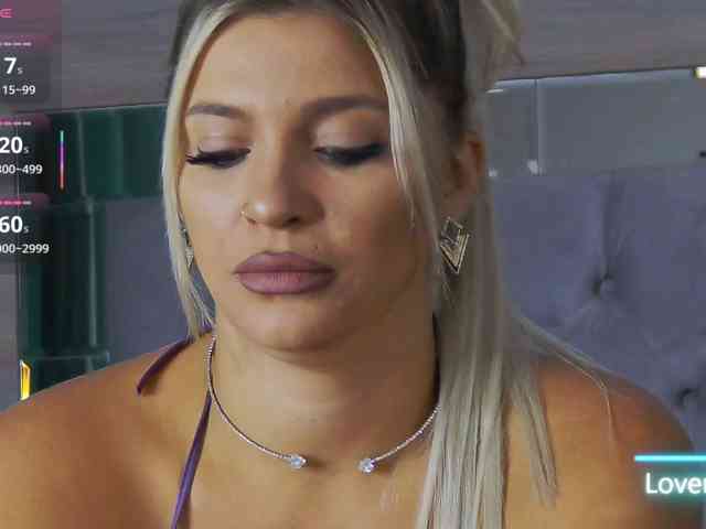 LoreHottie webcam