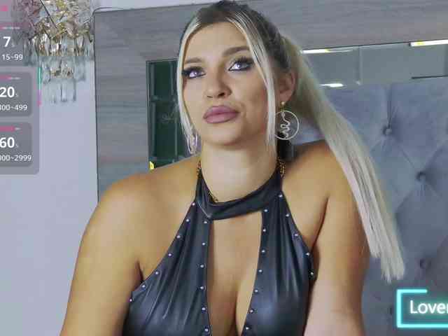 LoreHottie webcam
