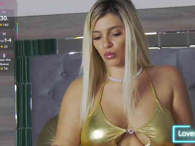 Modèle: LoreHottie