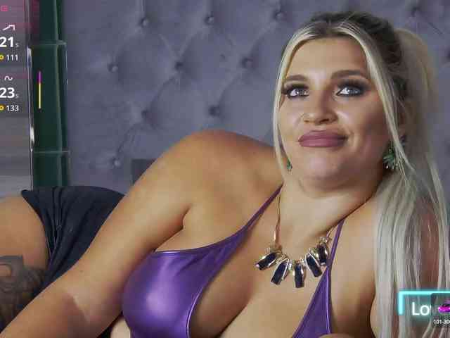 LoreHottie webcam