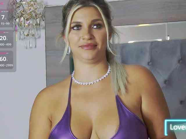 LoreHottie webcam