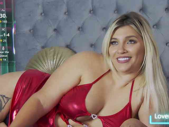 LoreHottie webcam