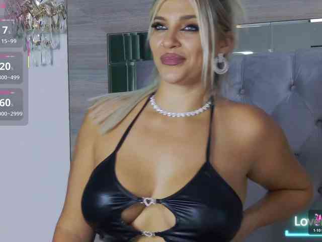 LoreHottie webcam