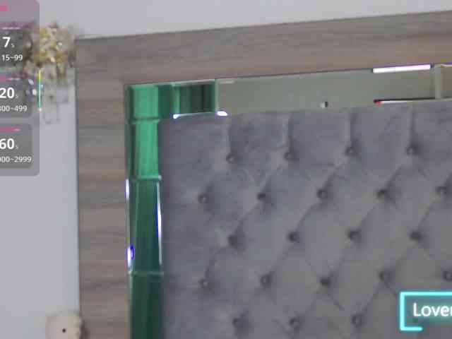 LoreHottie webcam