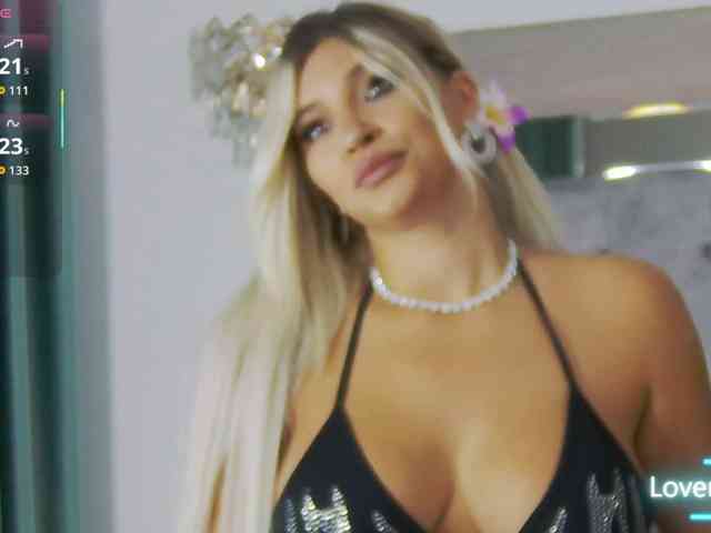 LoreHottie webcam