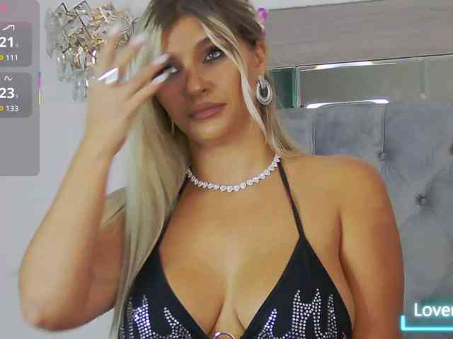 LoreHottie webcam