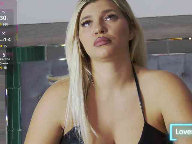 LoreHottie webcam