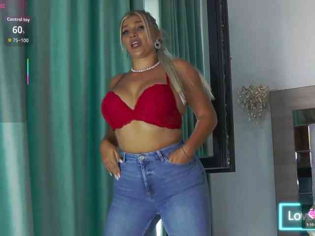 Modèle: LoreHottie
