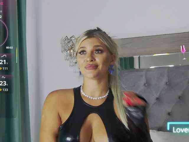 LoreHottie webcam