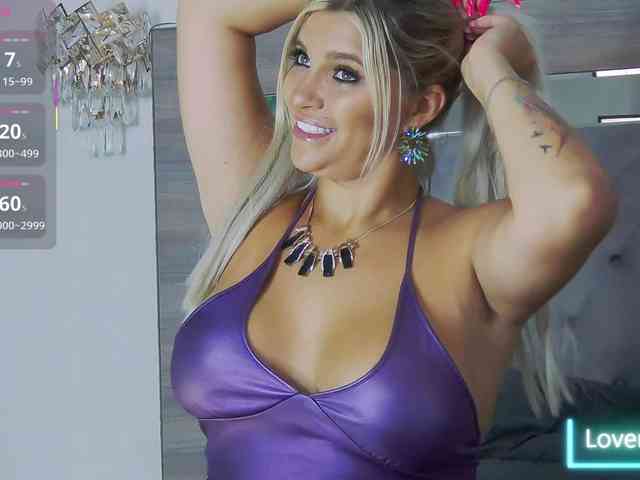 LoreHottie webcam
