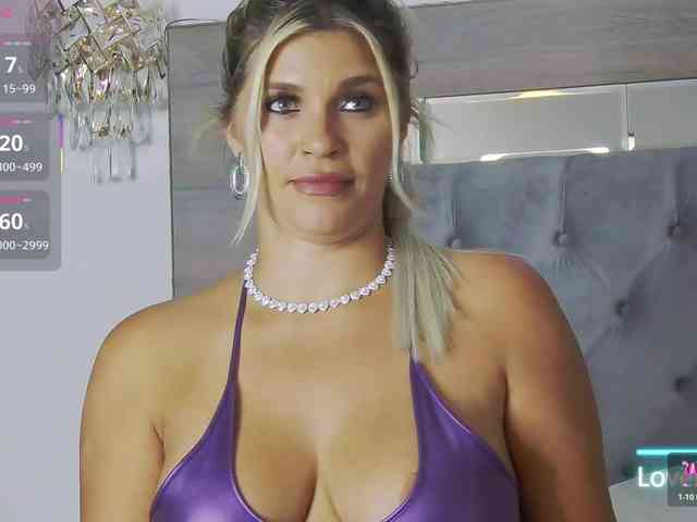 LoreHottie webcam