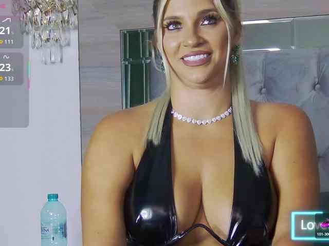 LoreHottie webcam