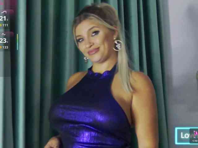 LoreHottie webcam