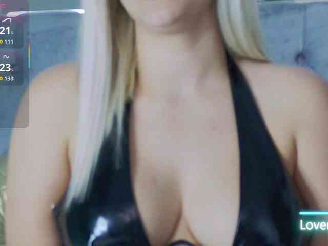 LoreHottie webcam