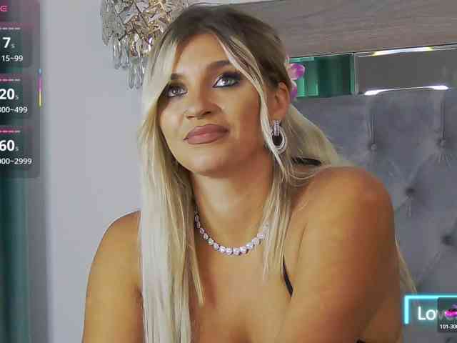 LoreHottie webcam