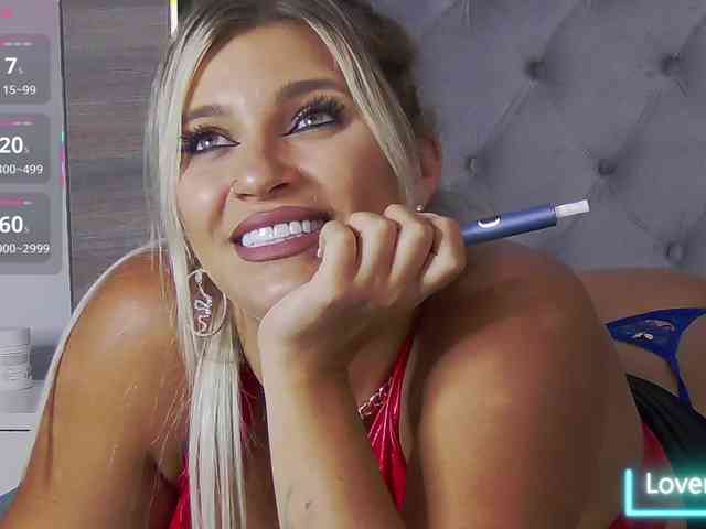 LoreHottie webcam