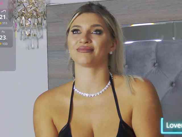LoreHottie webcam