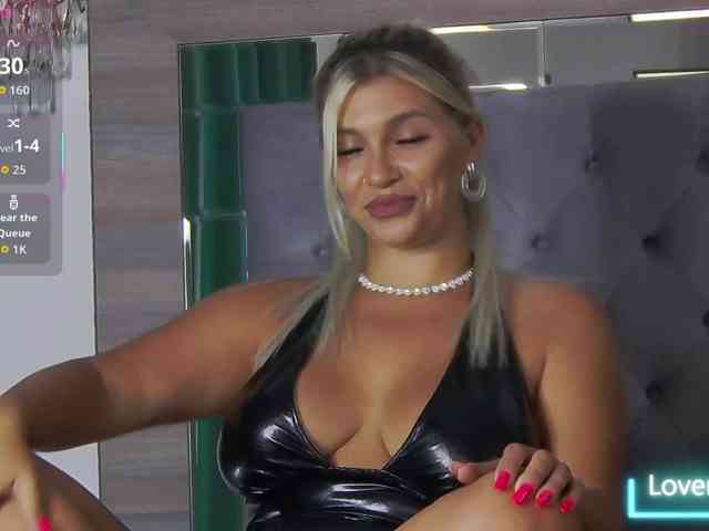 LoreHottie webcam