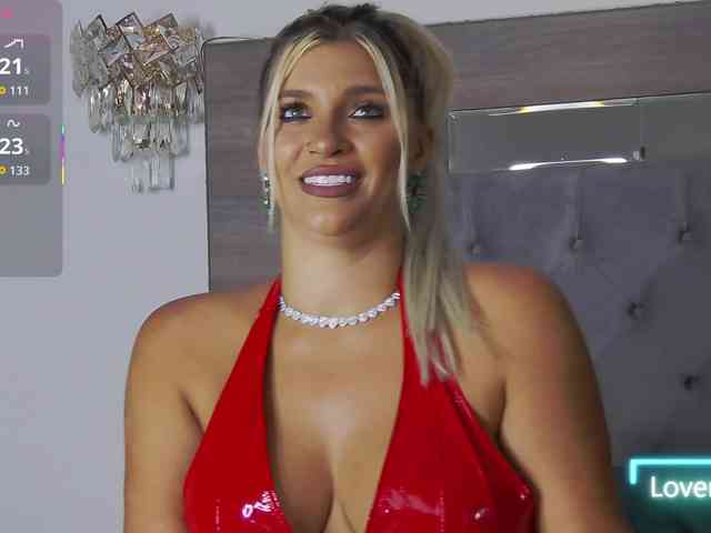 LoreHottie webcam