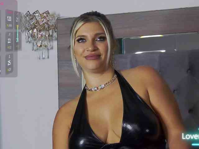 LoreHottie webcam