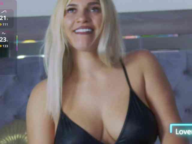 LoreHottie webcam