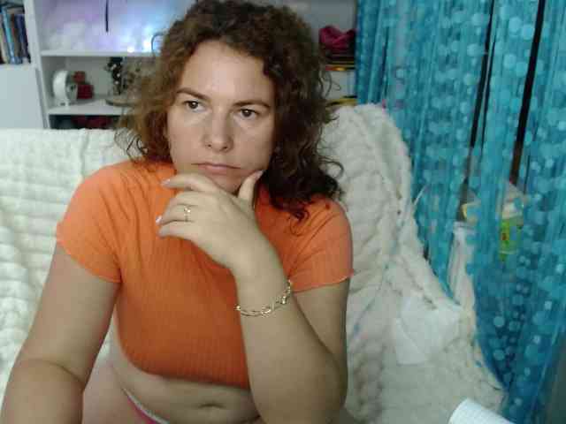 Modella: DomSubFemme