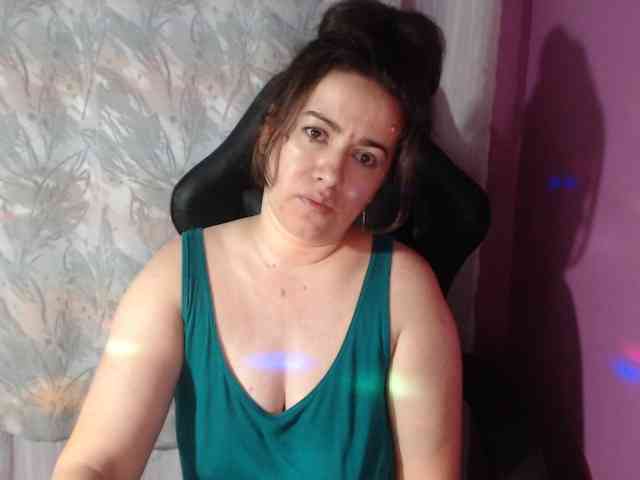 GldSquirt23 webcam