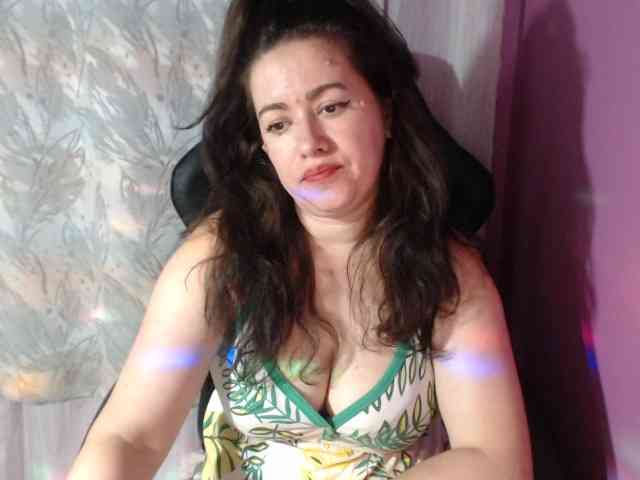 GldSquirt23 webcam