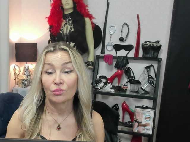 soft-crystal's BongaCams show and profile