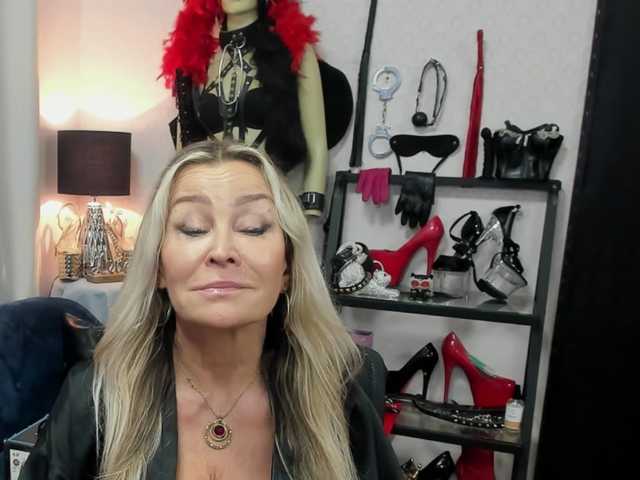 soft-crystal live cam on BongaCams