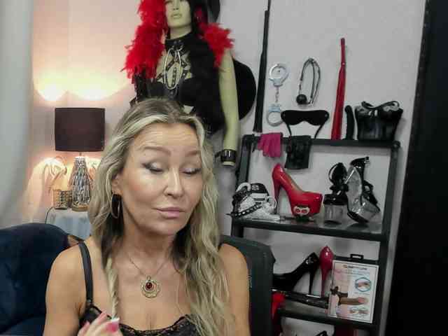 Soft-crystal's cam show statistics and live stream