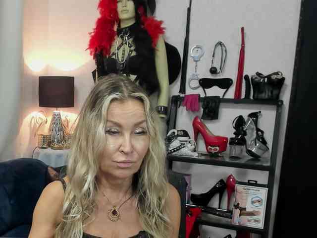 soft-crystal Live Webcam on BongaCams