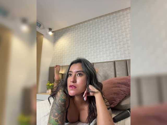 milagrey1 live cam on BongaCams