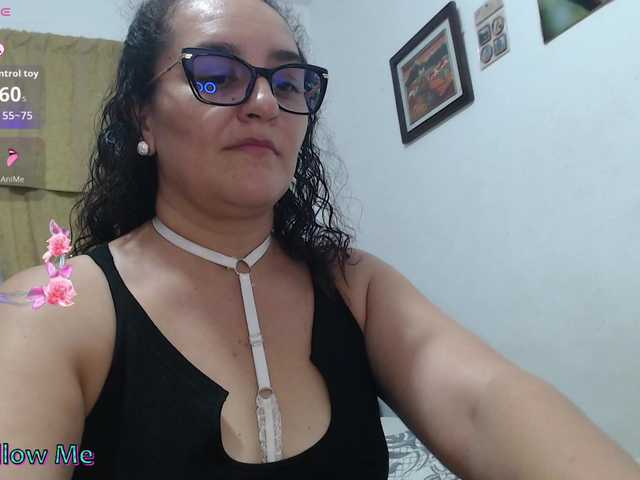 SaimaJayyeb live webcam show