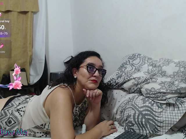 SaimaJayyeb live webcam show