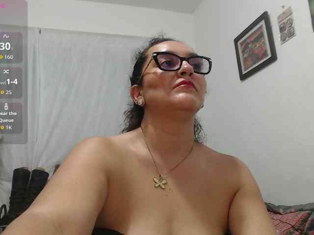 Modèle: SaimaJayyeb