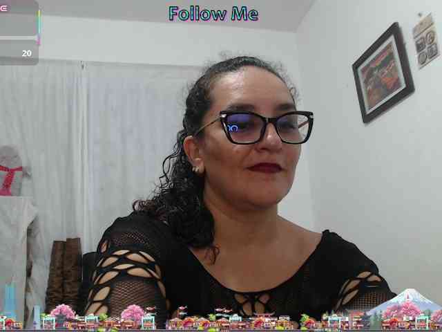 Modèle: SaimaJayyeb