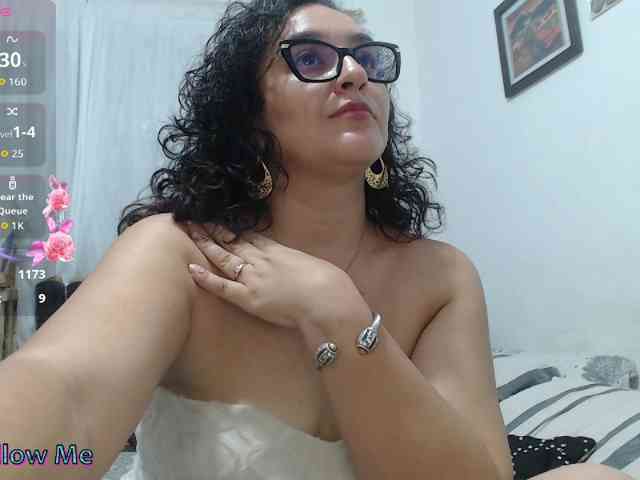 SaimaJayyeb webcam