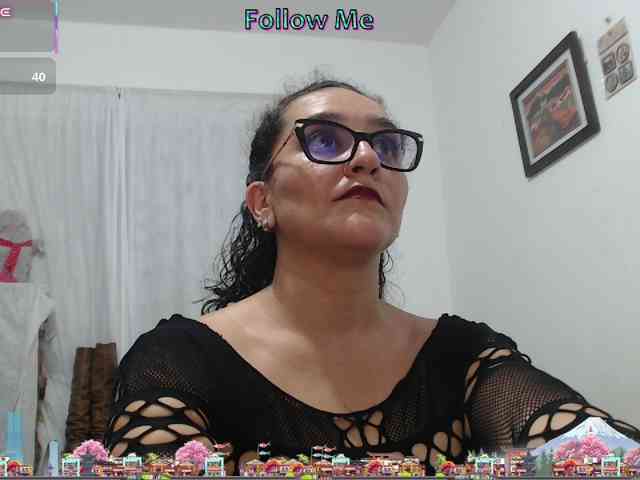 Modèle: SaimaJayyeb