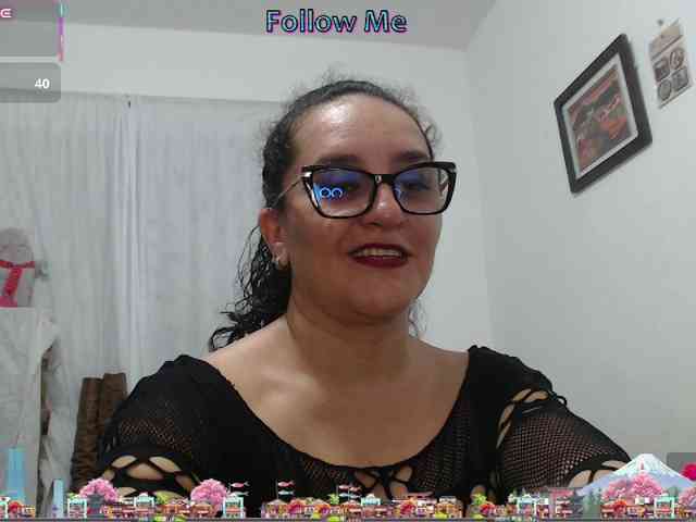 Modèle: SaimaJayyeb