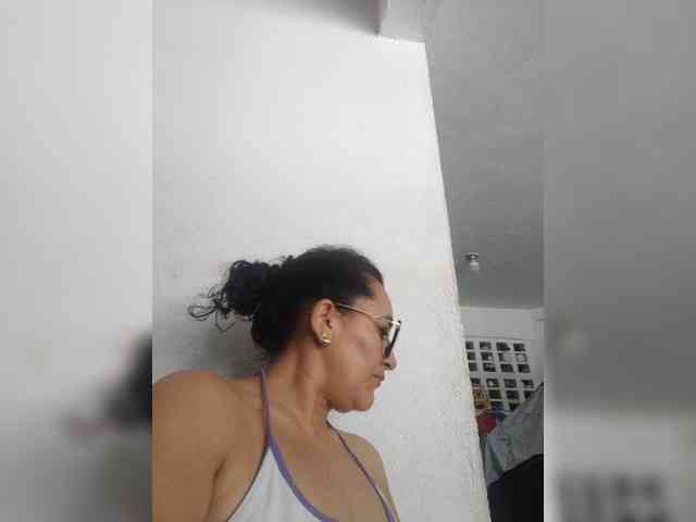 Modèle: SaimaJayyeb