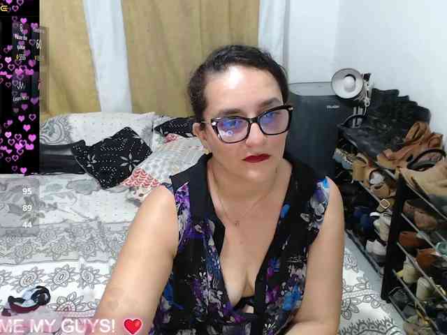 Modèle: SaimaJayyeb