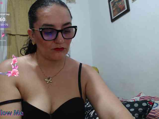 Modèle: SaimaJayyeb