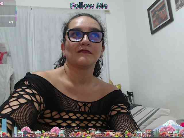 Modèle: SaimaJayyeb