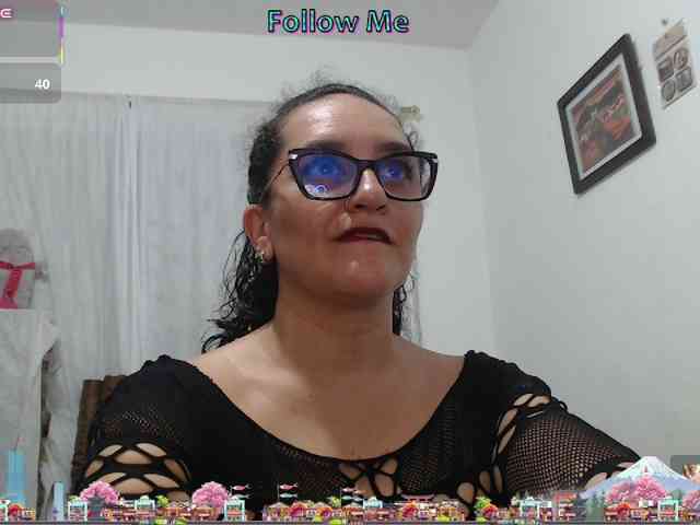 Modèle: SaimaJayyeb
