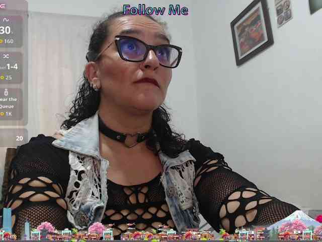 Modèle: SaimaJayyeb
