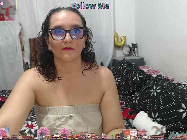 Modèle: SaimaJayyeb